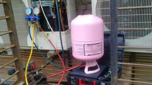 Vừa va phải anh tự nhận kĩ sư ngành nhiệt lạnh tốt nghiệp đại học Bách Khoa Hà Nội phán về gas điều hòa